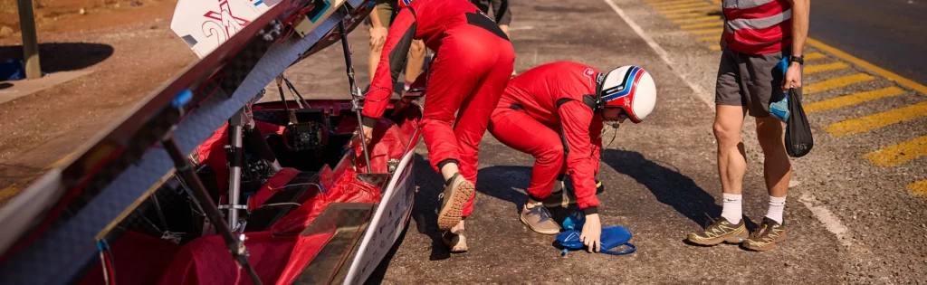 Solar Team Twente grijpt voorlopige koppositie in Zuid-Afrika