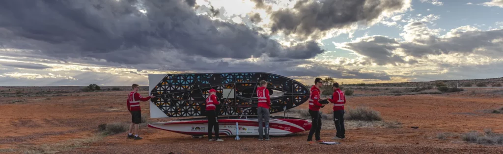 Solar Team Twente herwint tweede plek op de derde dag